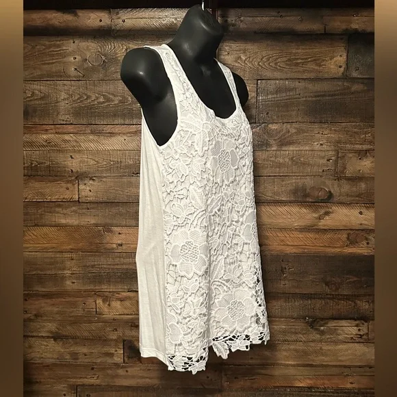 Lace Floral Top by Cupio - Picture 2 of 4